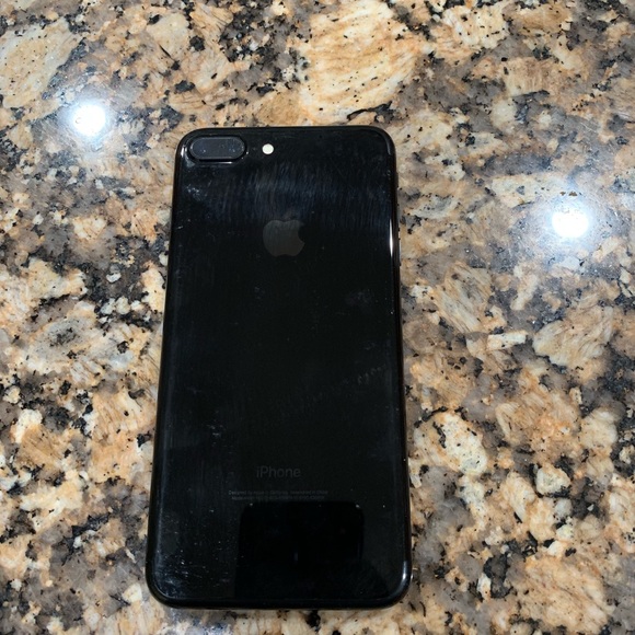 iPhone 7 Plus 128gb (Verizon) - Picture 2 of 5